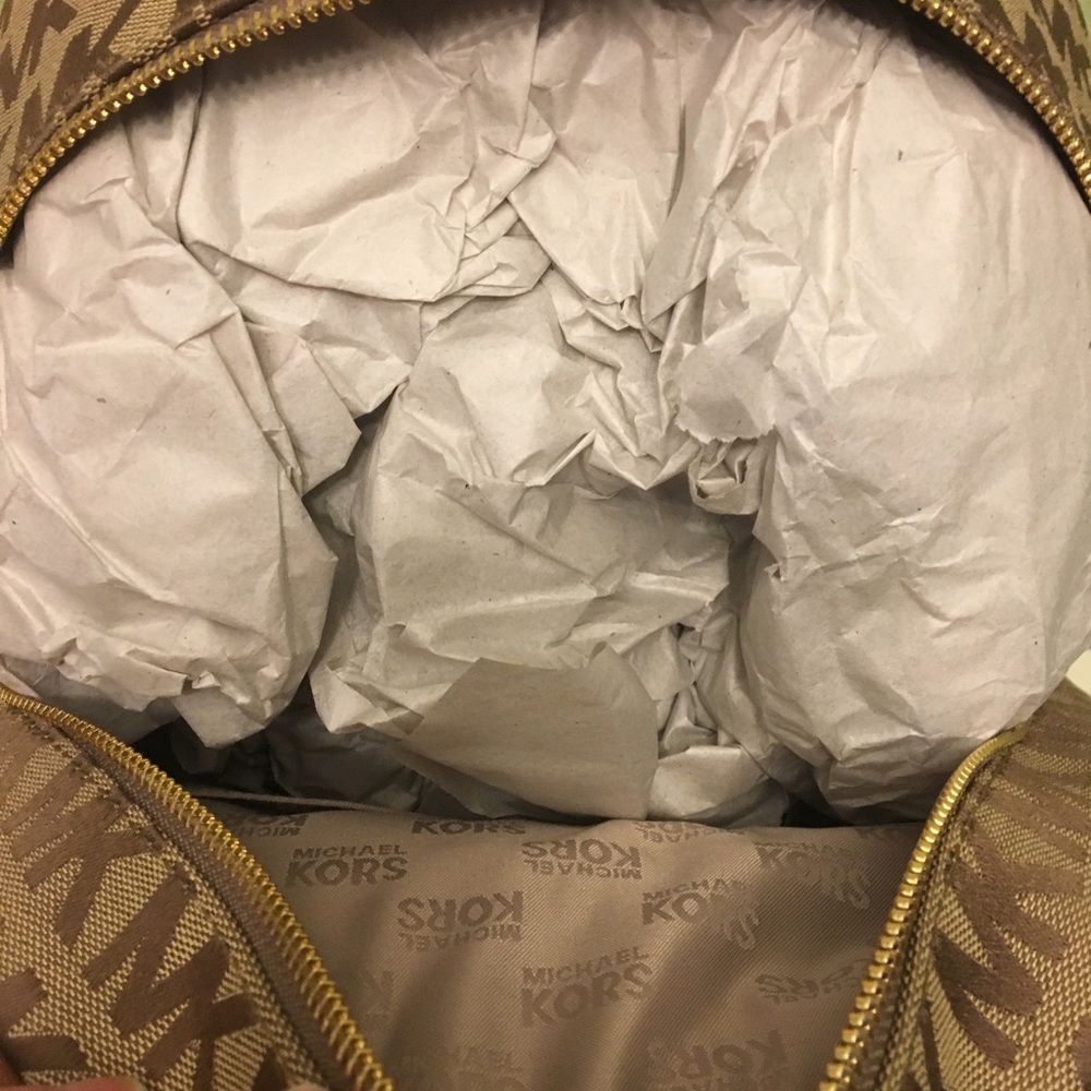 ⏬ NWT AUTHENTIC MICHAEL KORS full sized backpack - Picture 7 of 8